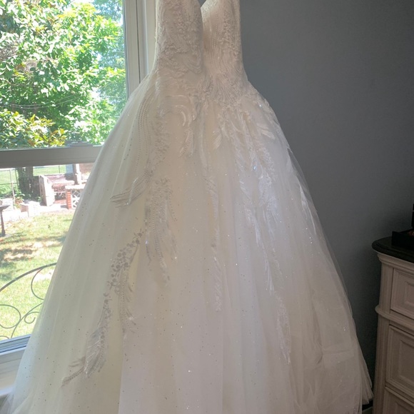 Randy fenolo wedding dress. - Picture 2 of 8